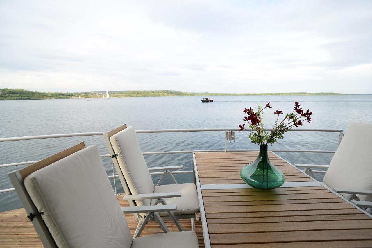 Hausboote Und Ferienhaeuser Marina Muecheln Mucheln エクステリア 写真