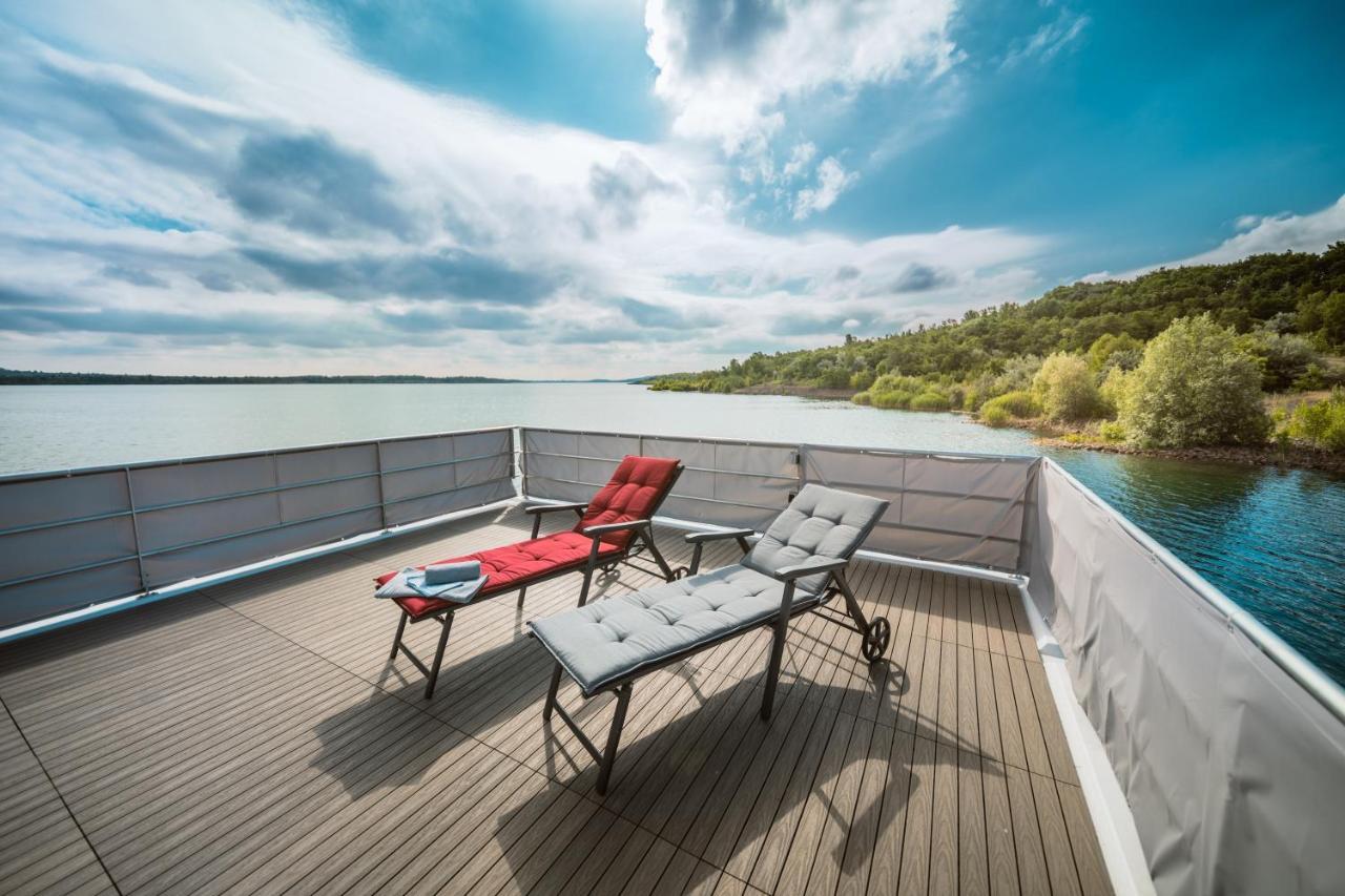 Hausboote Und Ferienhaeuser Marina Muecheln Mucheln エクステリア 写真
